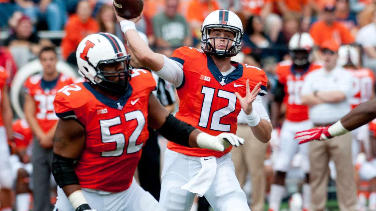 Illini come back to knock off W. Kentucky, 42-34