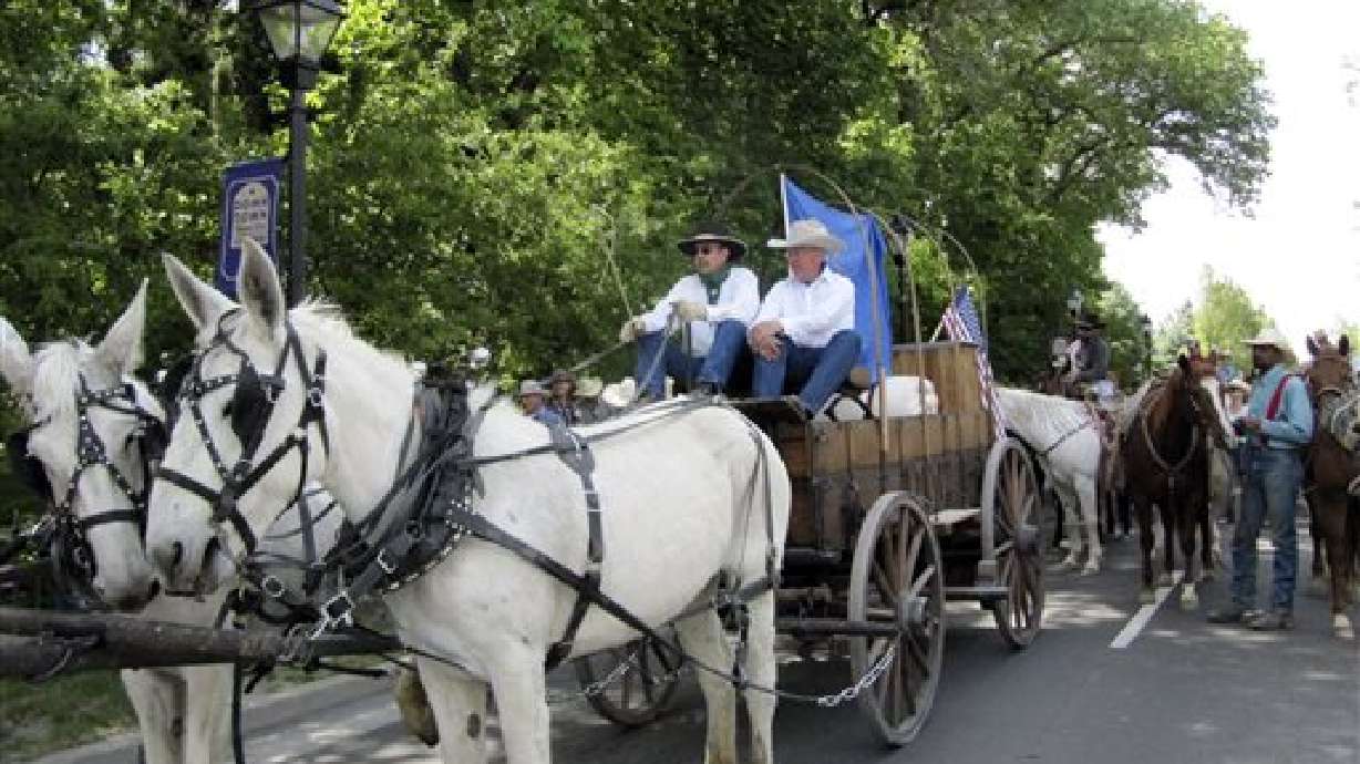 Nevada county to send anti-federal message by horseback