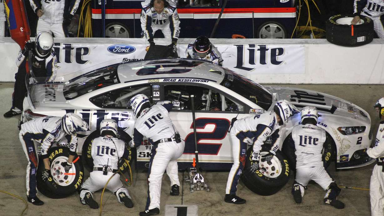Keselowski routs Richmond field to grab top seed