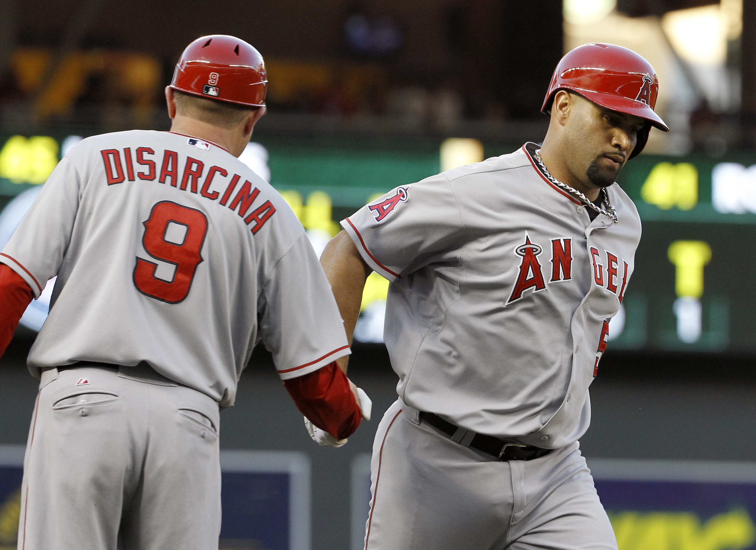 Pujols' 9th-inning 2B lifts Angels over Twins 8-5