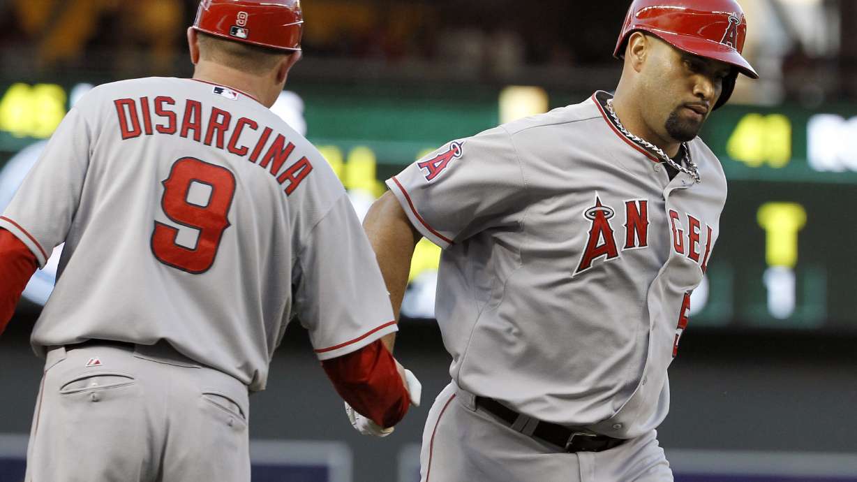 Pujols' 9th-inning 2B lifts Angels over Twins 8-5