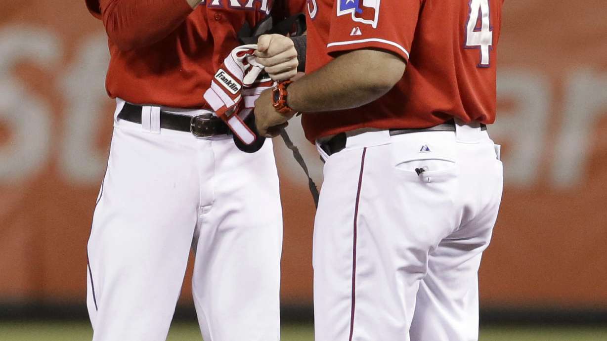 Rangers lose eighth straight, 4-2 to Mariners