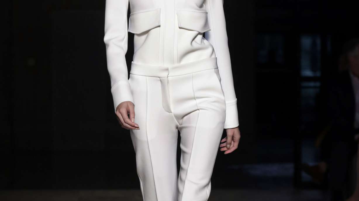 Muted colors, sleek looks at Victoria Beckham show