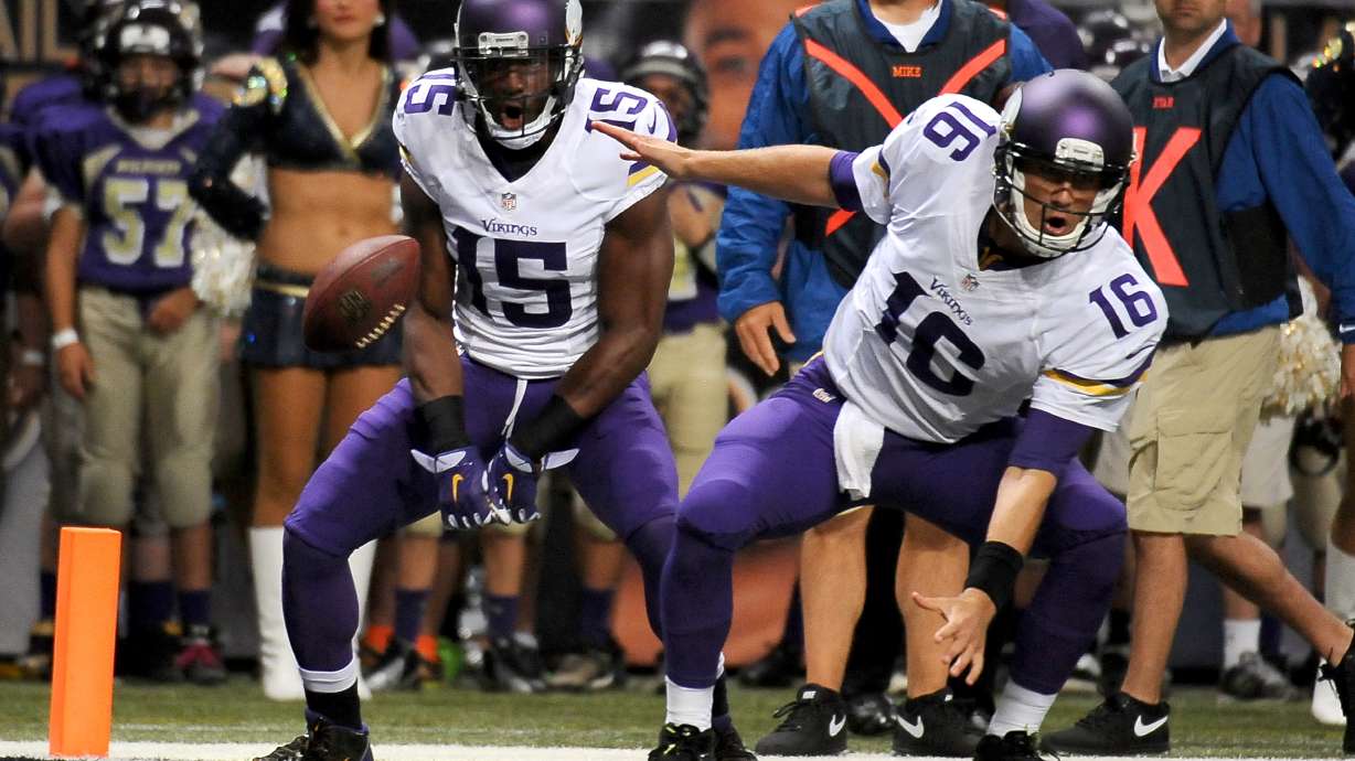 Patterson shines, Vikings whip Rams