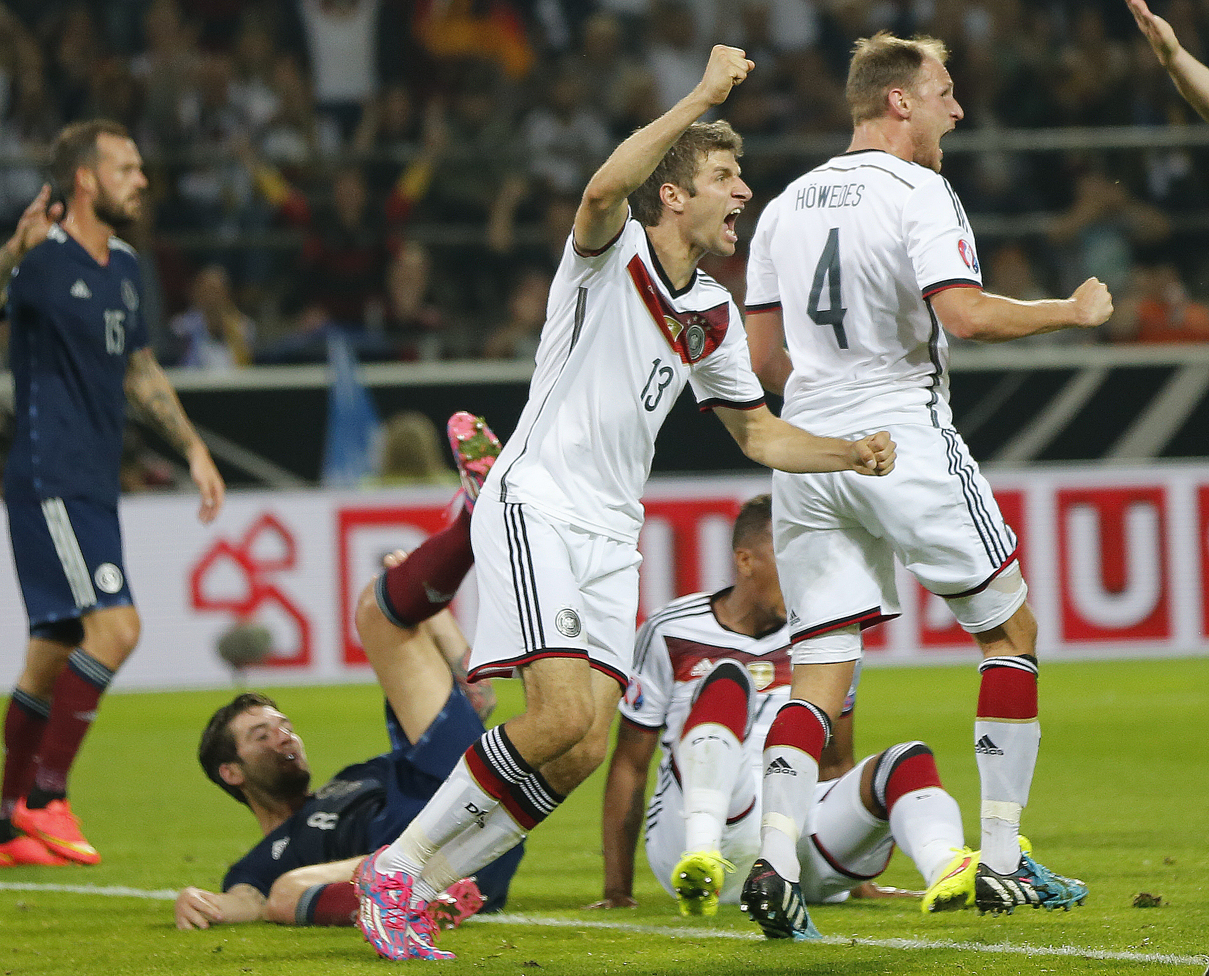 Germany wins, Portugal loses in Euro qualifiers