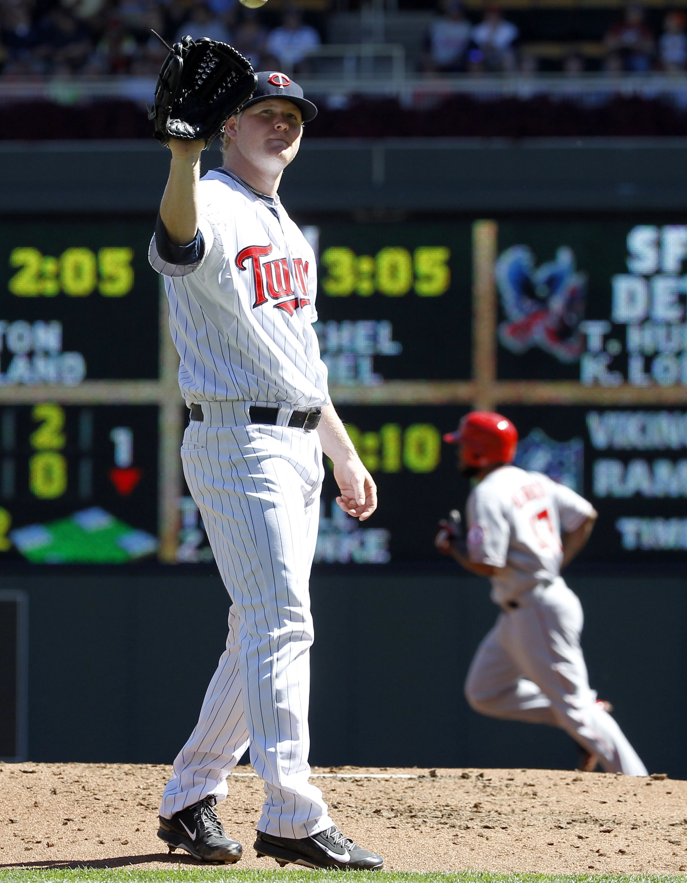 Twins give up 19 hits in 14-4 rout by Angels