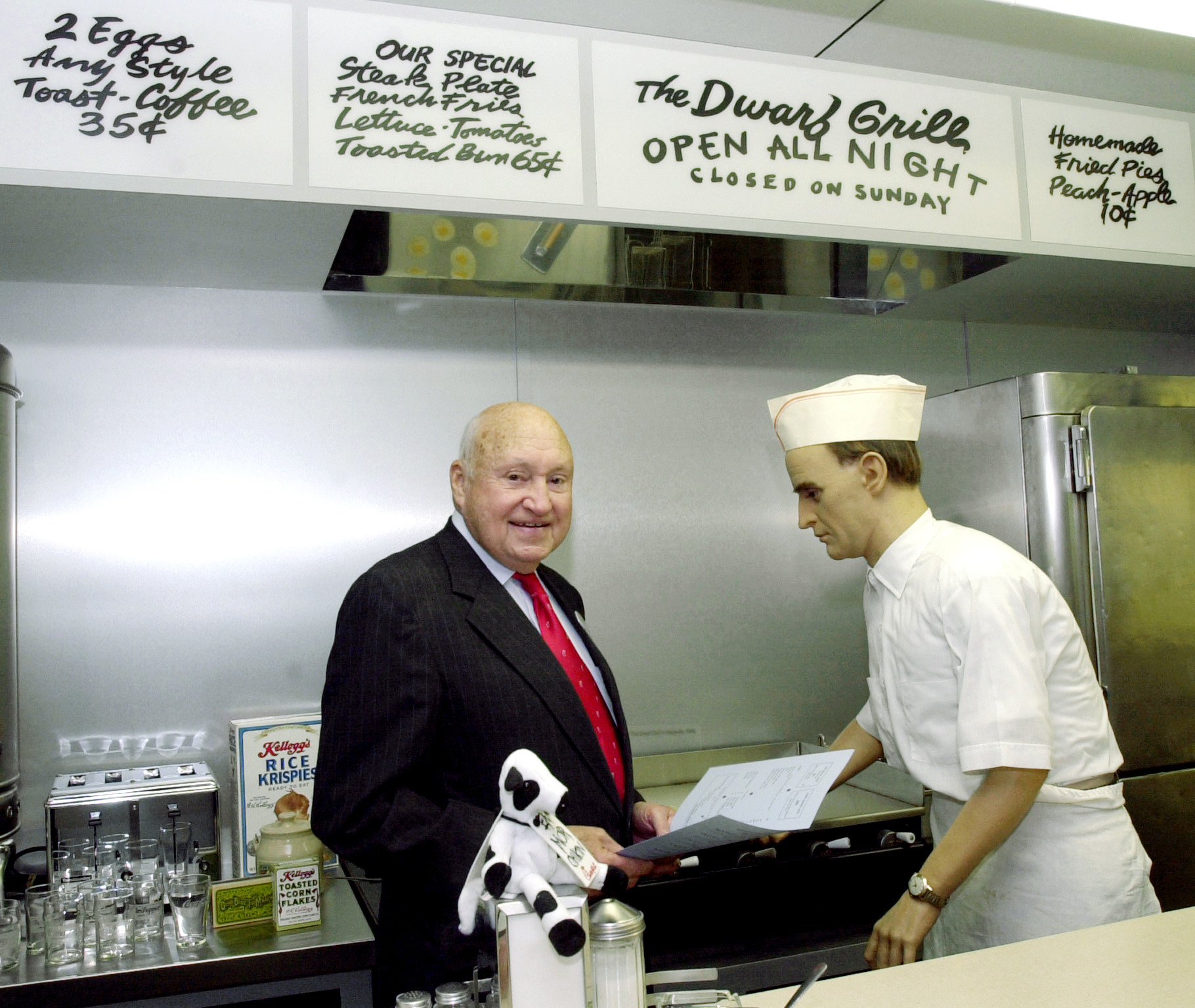 Chick-fil-A founder S. Truett Cathy dies at 93