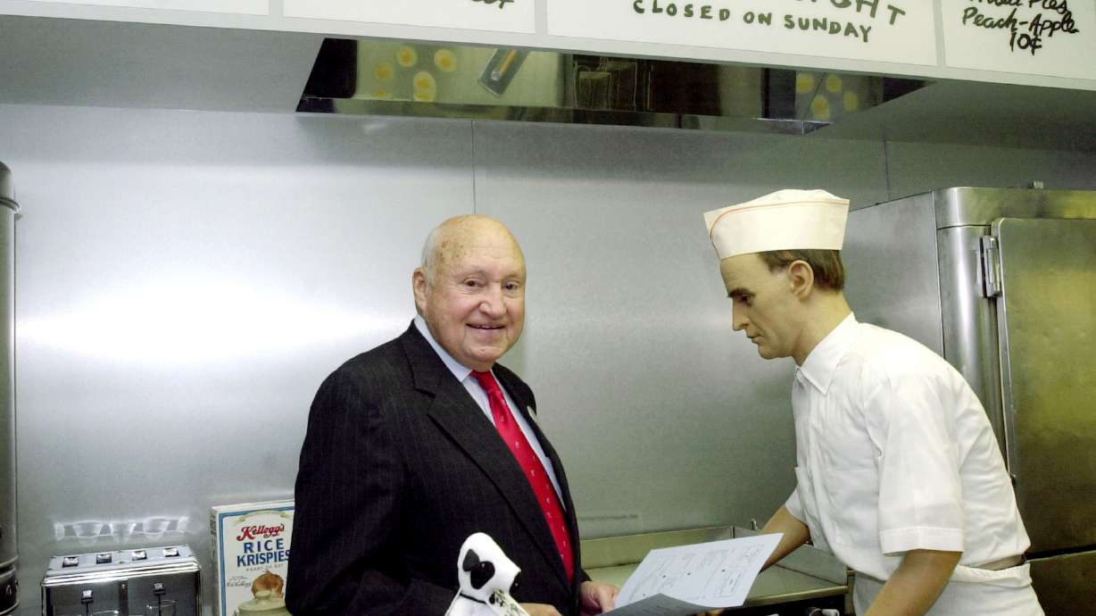 Chick-fil-A founder S. Truett Cathy dies at 93