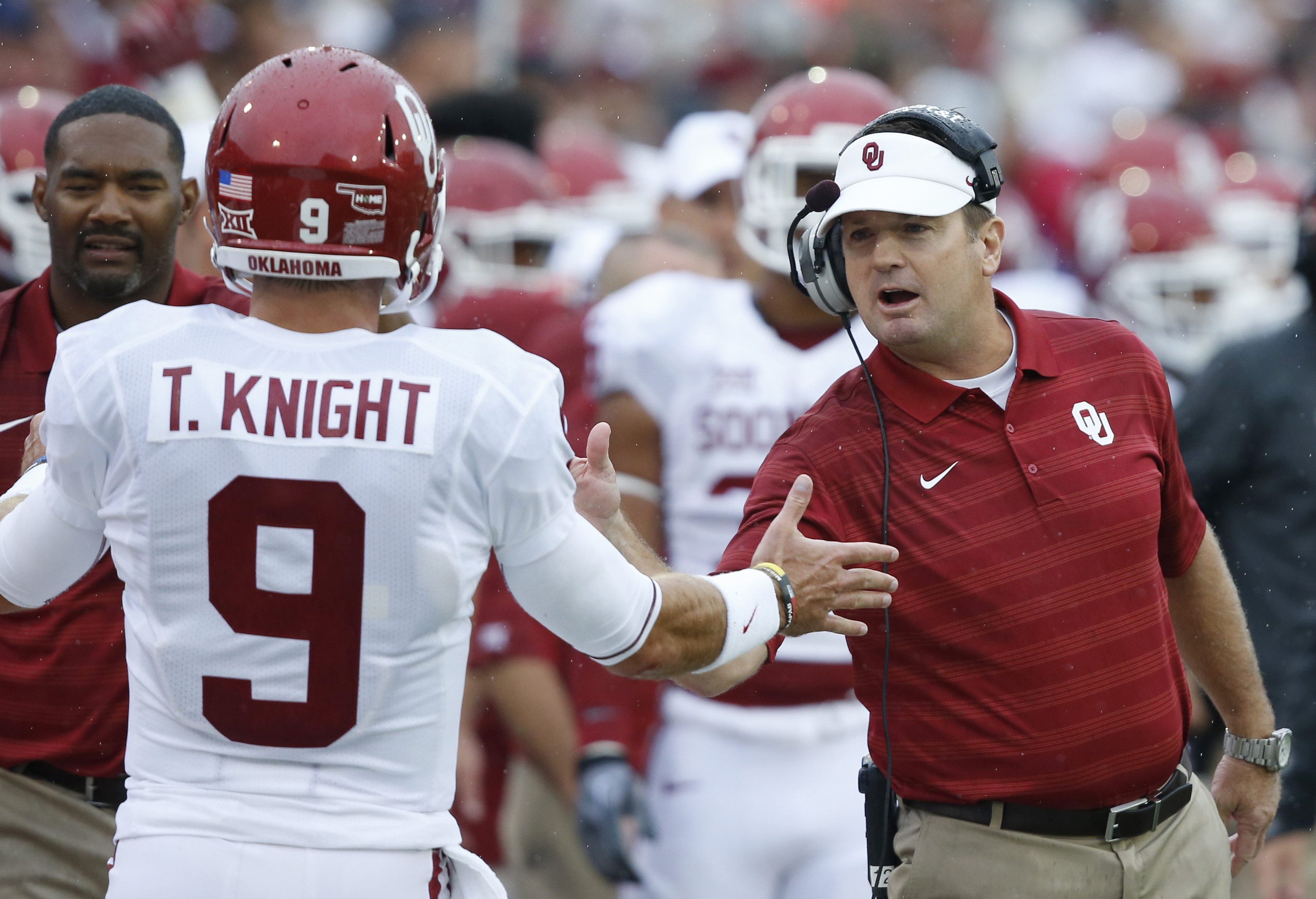 Oklahoma coach Stoops' rivalry with SEC continues