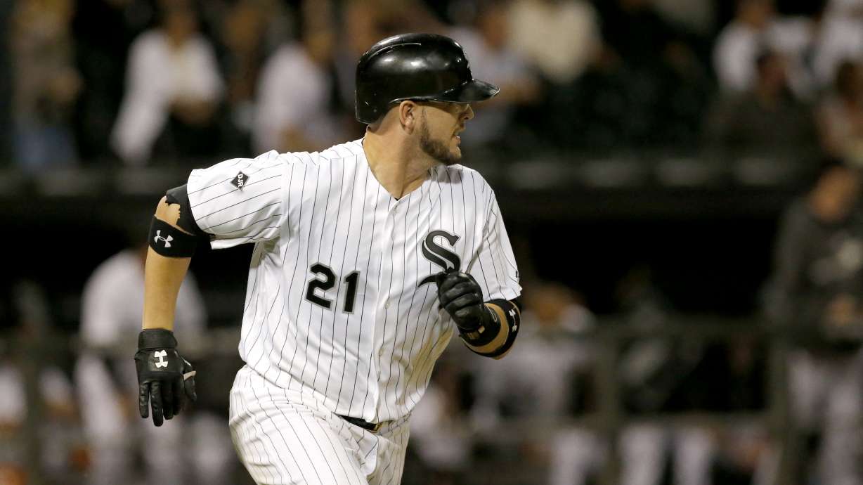 Flowers hits tying, winning homers for White Sox