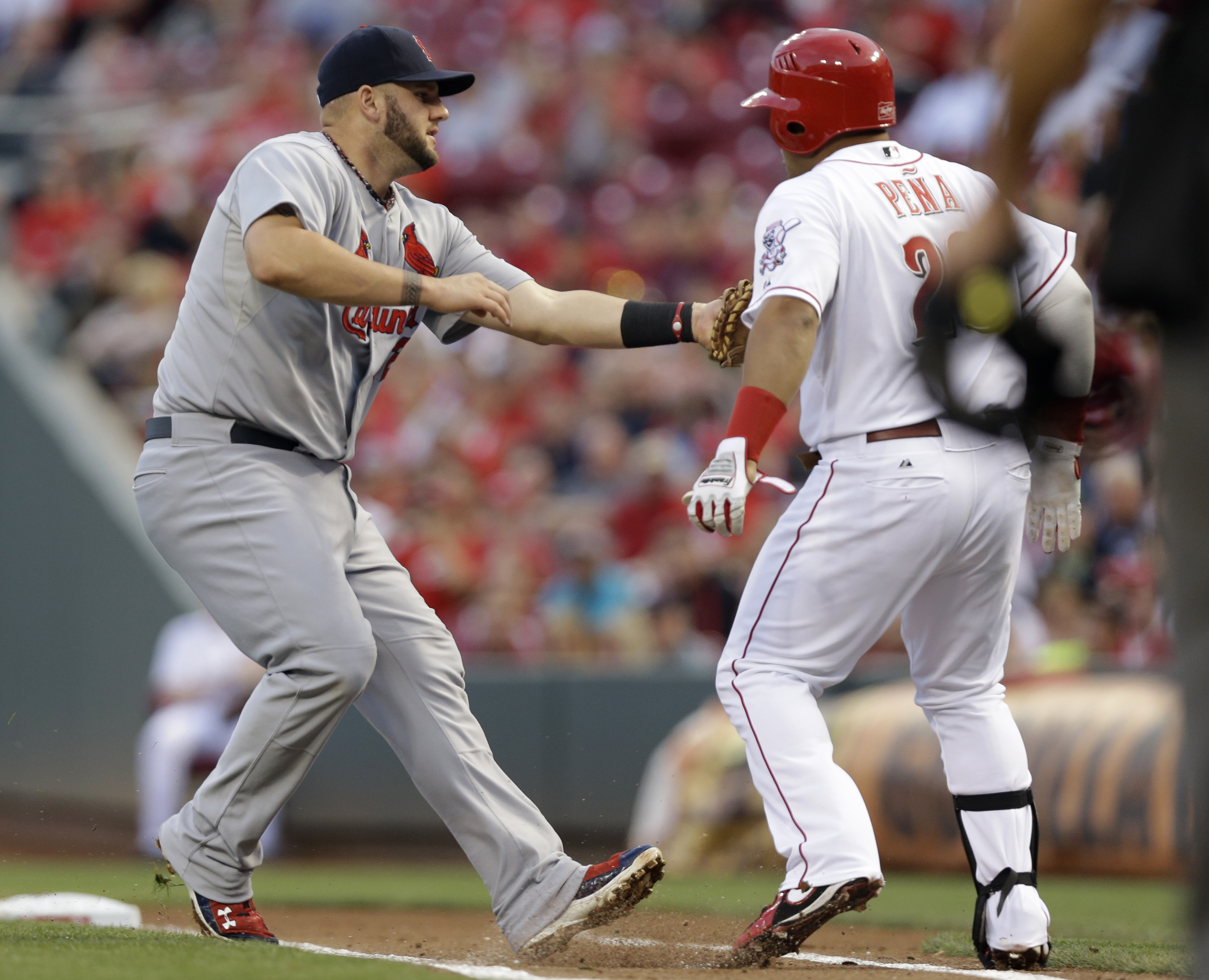 Mesoraco homers, leads Reds over Cardinals 9-5