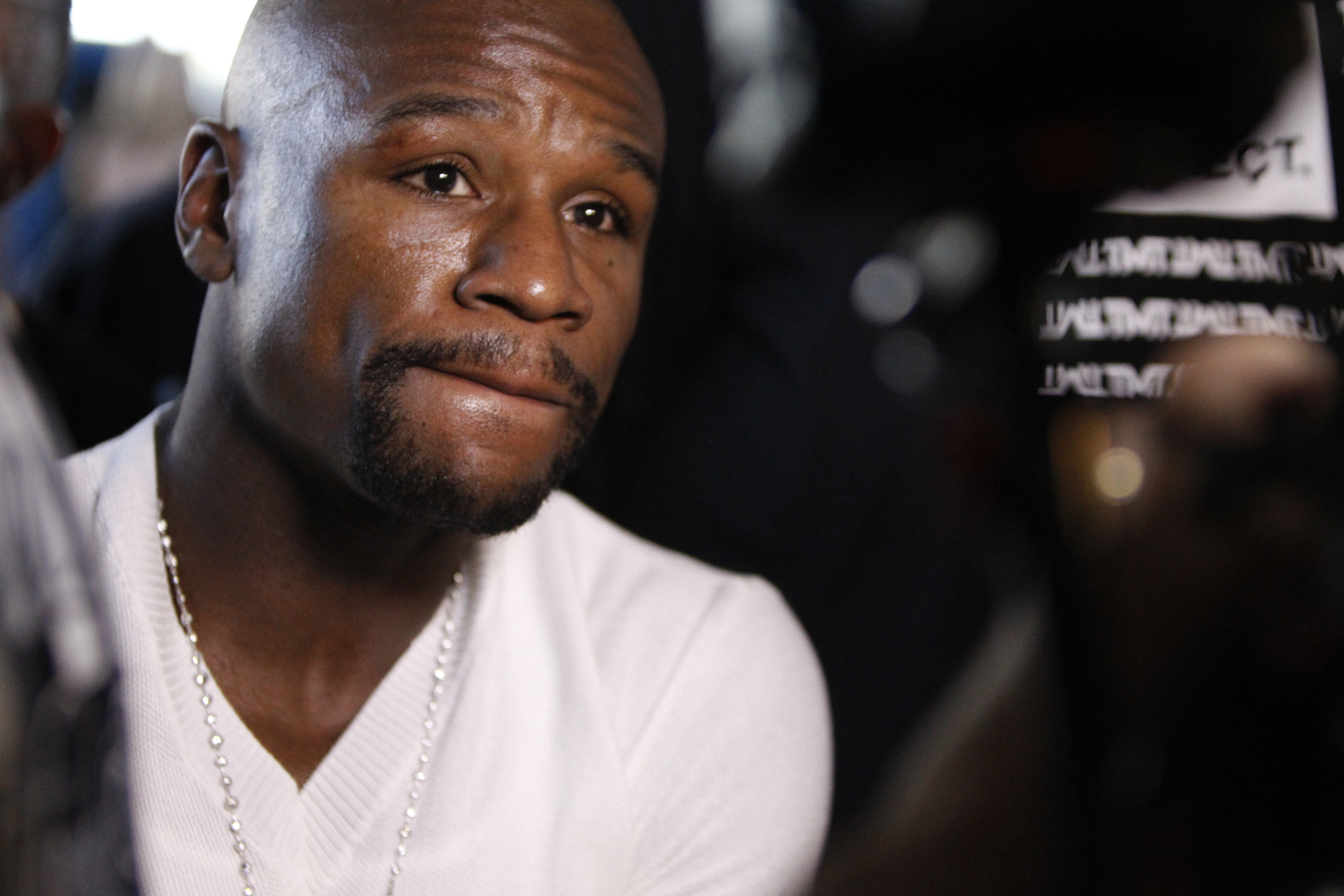 Mayweather says NFL should have kept Rice penalty
