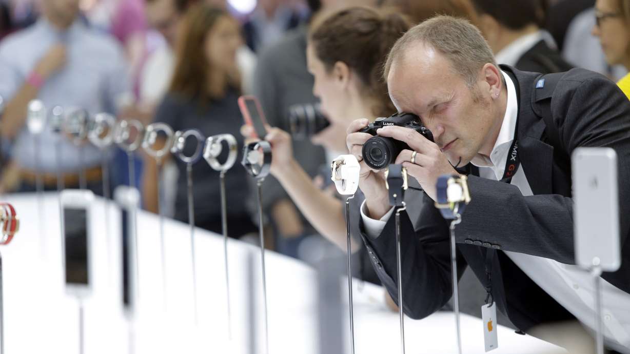 Review: Apple Watch looks to be another winner