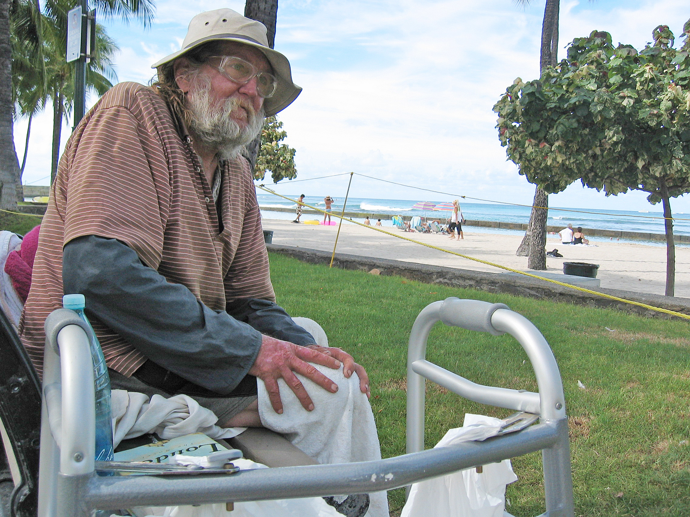 Honolulu to move homeless people from tourist hubs
