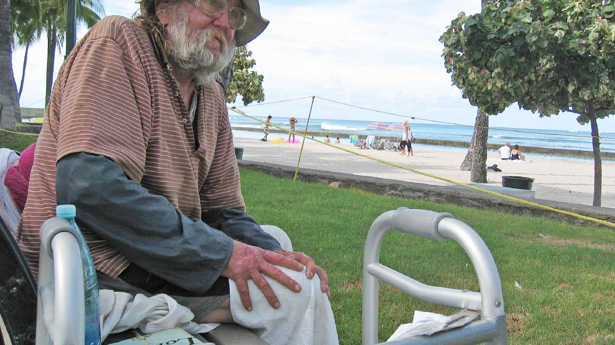 Honolulu to move homeless people from tourist hubs
