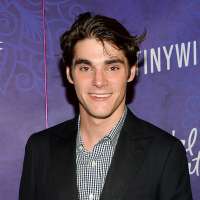 'Breaking Bad' actor RJ Mitte dead at 34