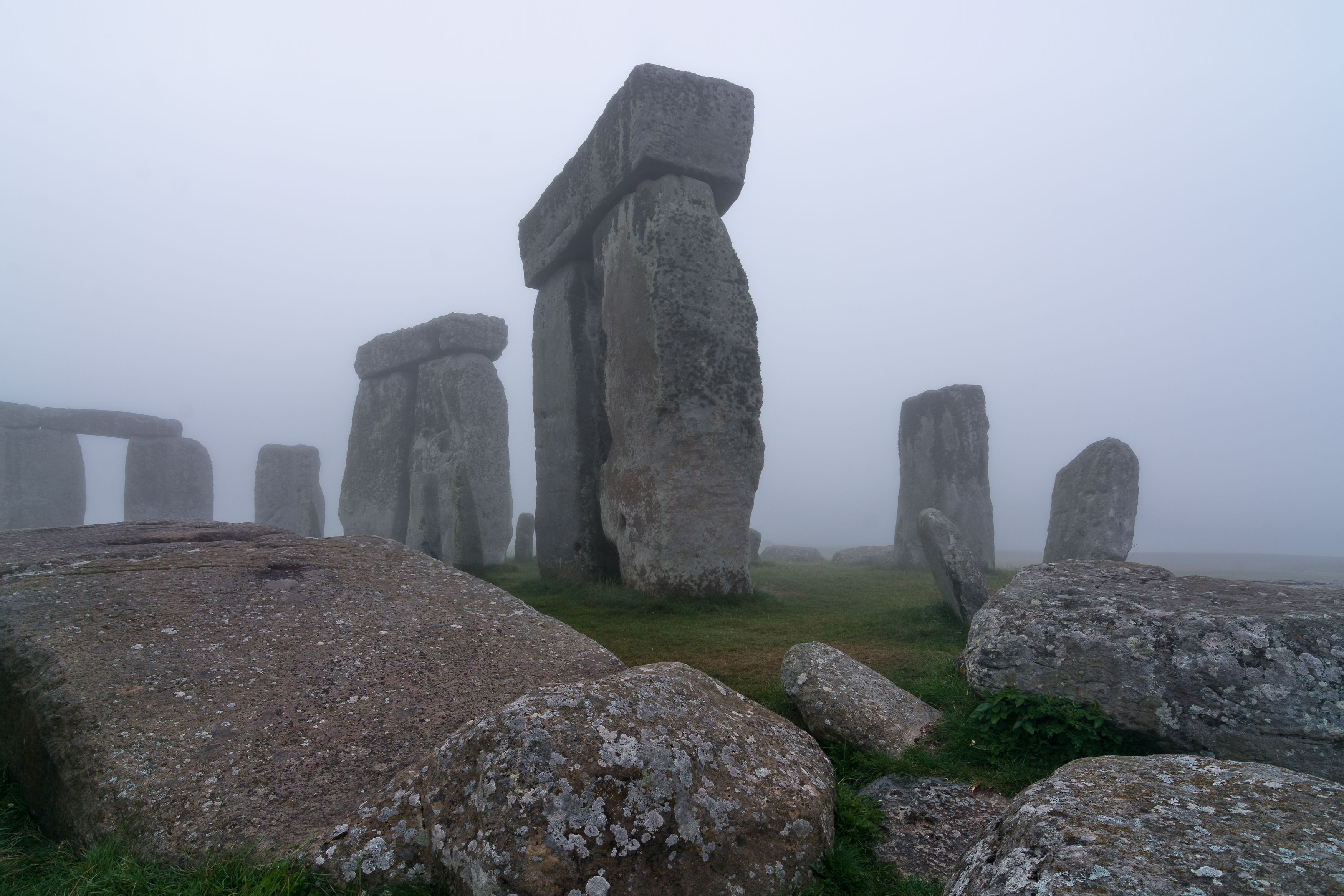 High-tech survey exposes hidden Stonehenge