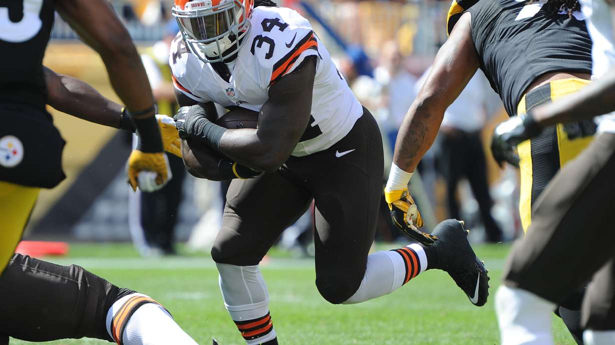 Rookie backs West, Crowell excel for Browns