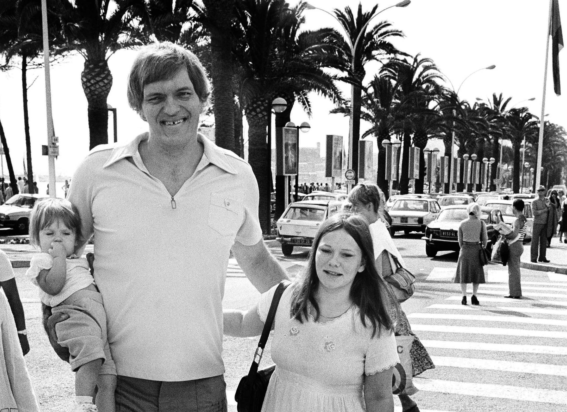 Jaws actor from Bond films Richard Kiel dies at 74