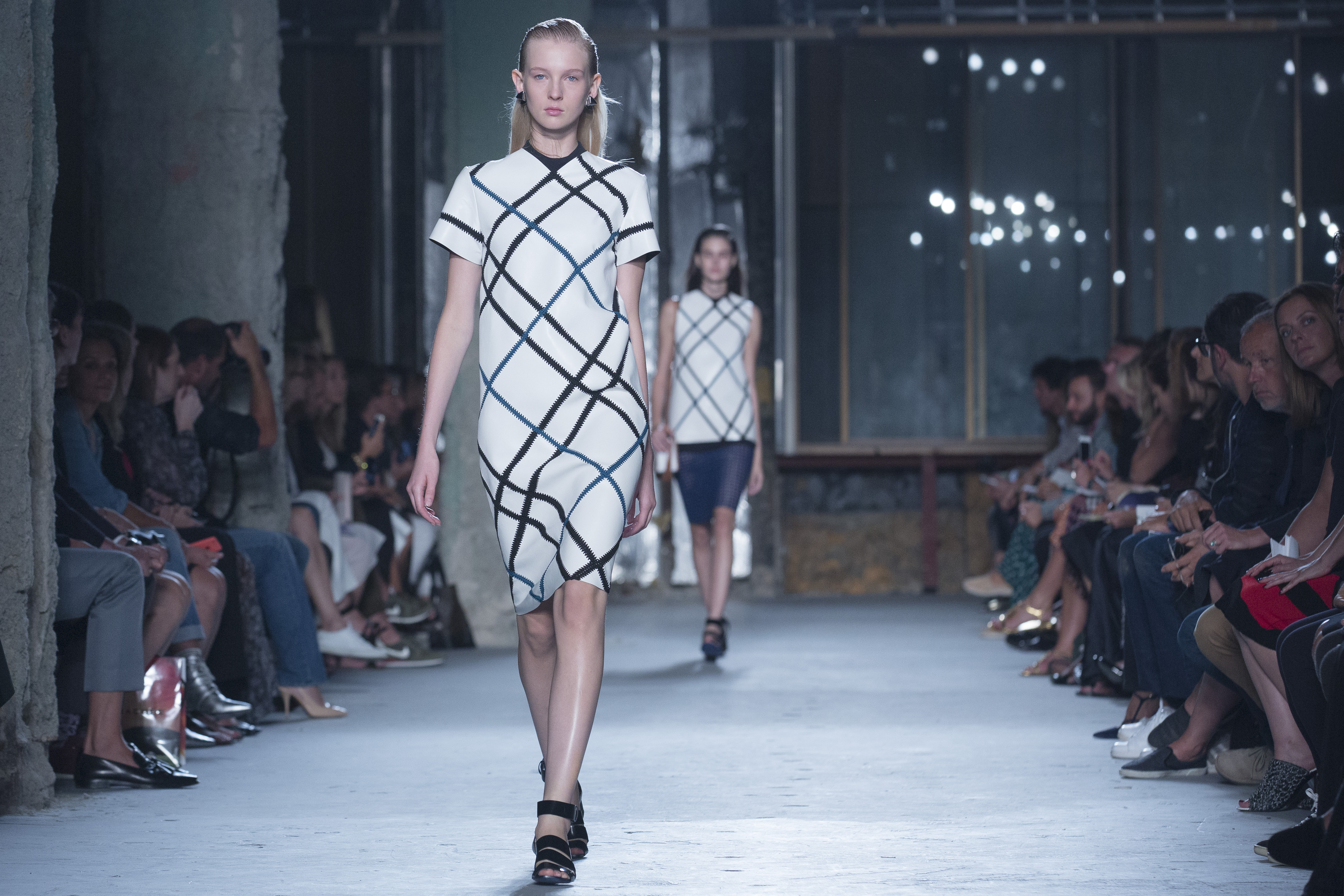 Marc Jacobs closes NY Fashion Week