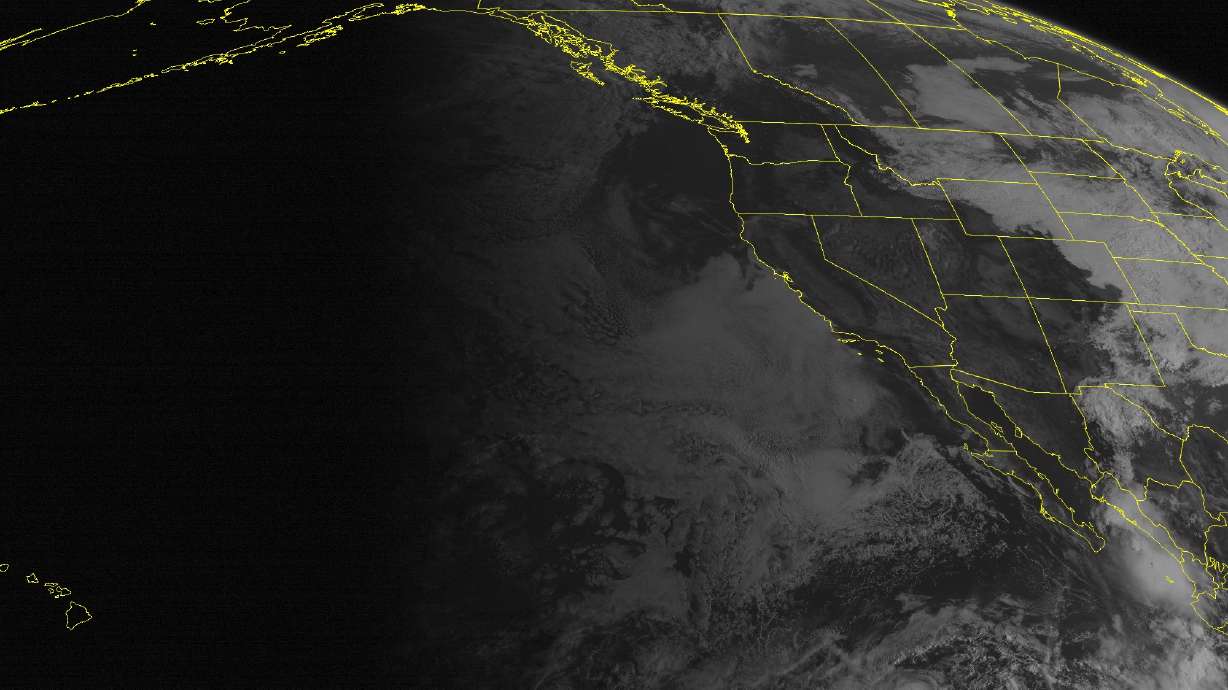 Tropical Storm Odile meanders off southern Mexico