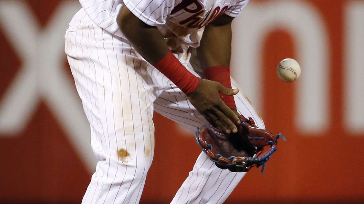 Liriano fans 12 in Pirates' 4-1 win over Phillies