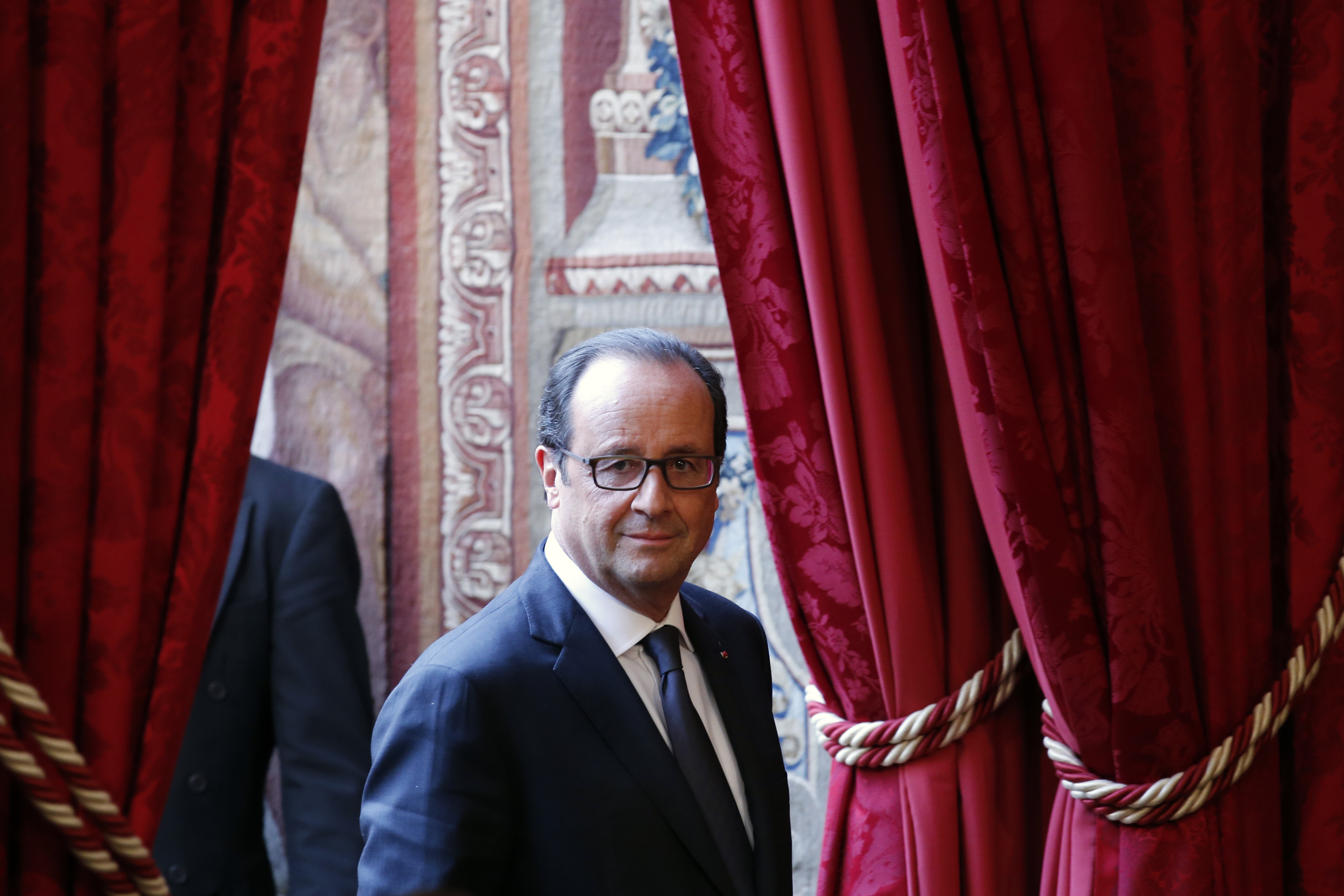 Iraq premier says France to join airstrikes effort