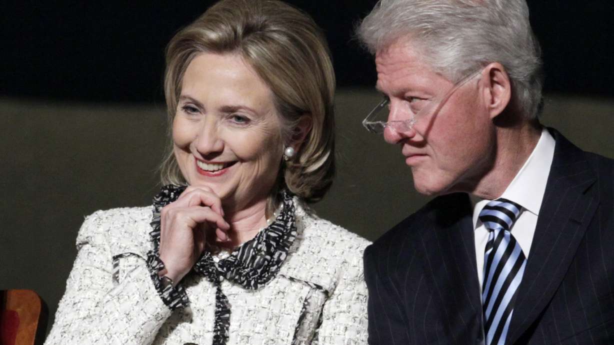 Clintons returning to Iowa amid 2016 speculation