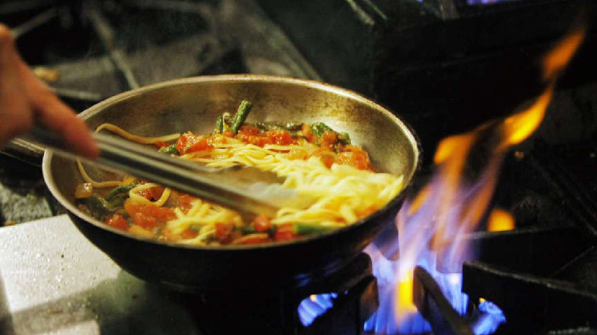 5 places to get 2-item lunches for $10