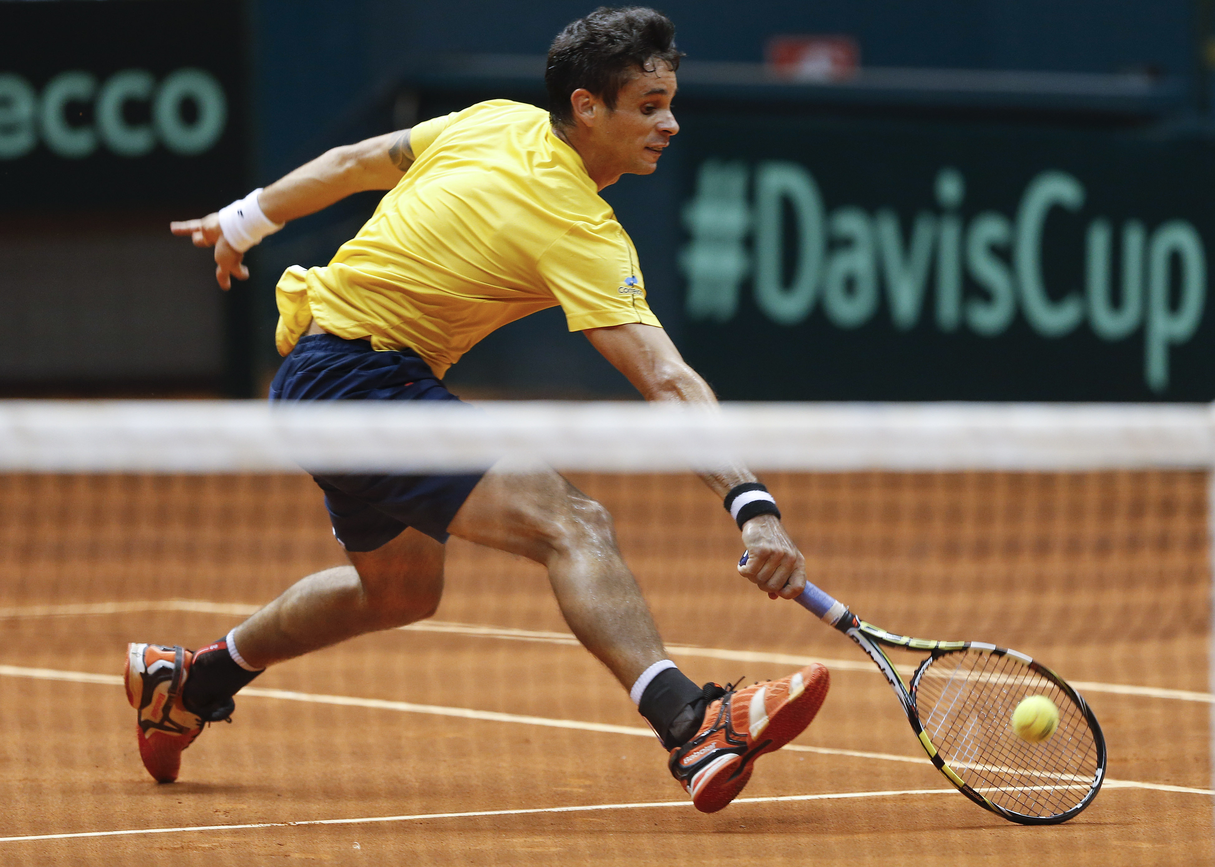 Bellucci helps Brazil level Davis Cup playoff