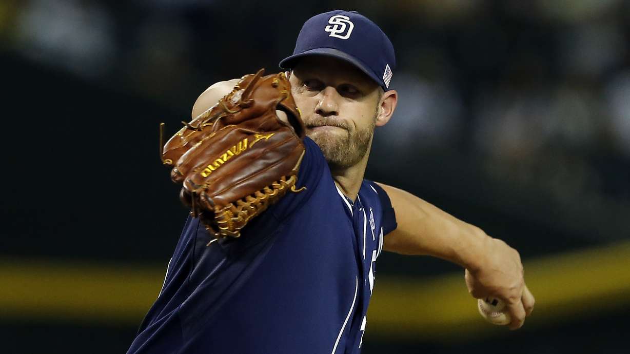 Stults, Padres hand D-backs 7th straight loss, 6-5