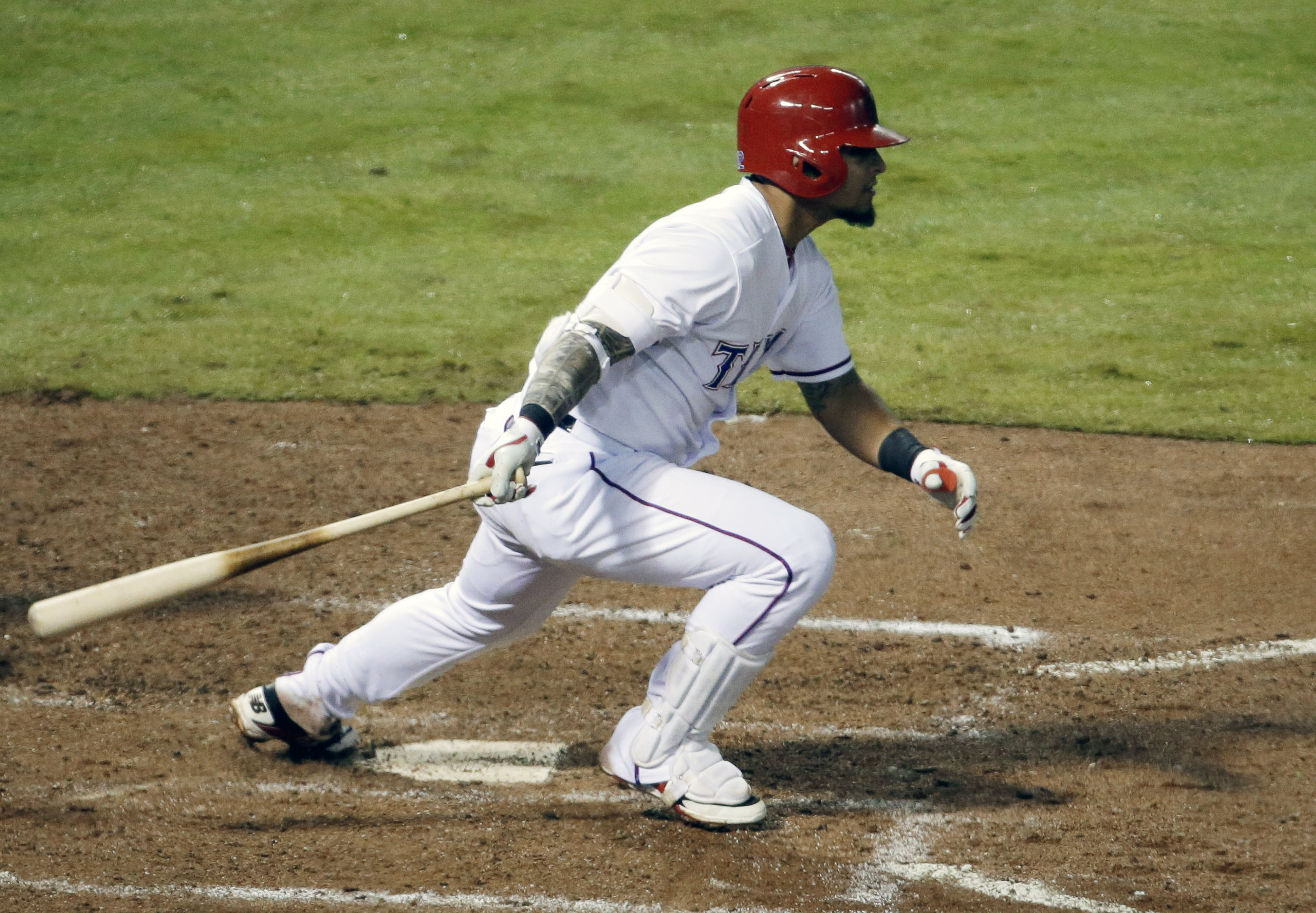 Atlanta Braves lose 2-1 to Texas Rangers