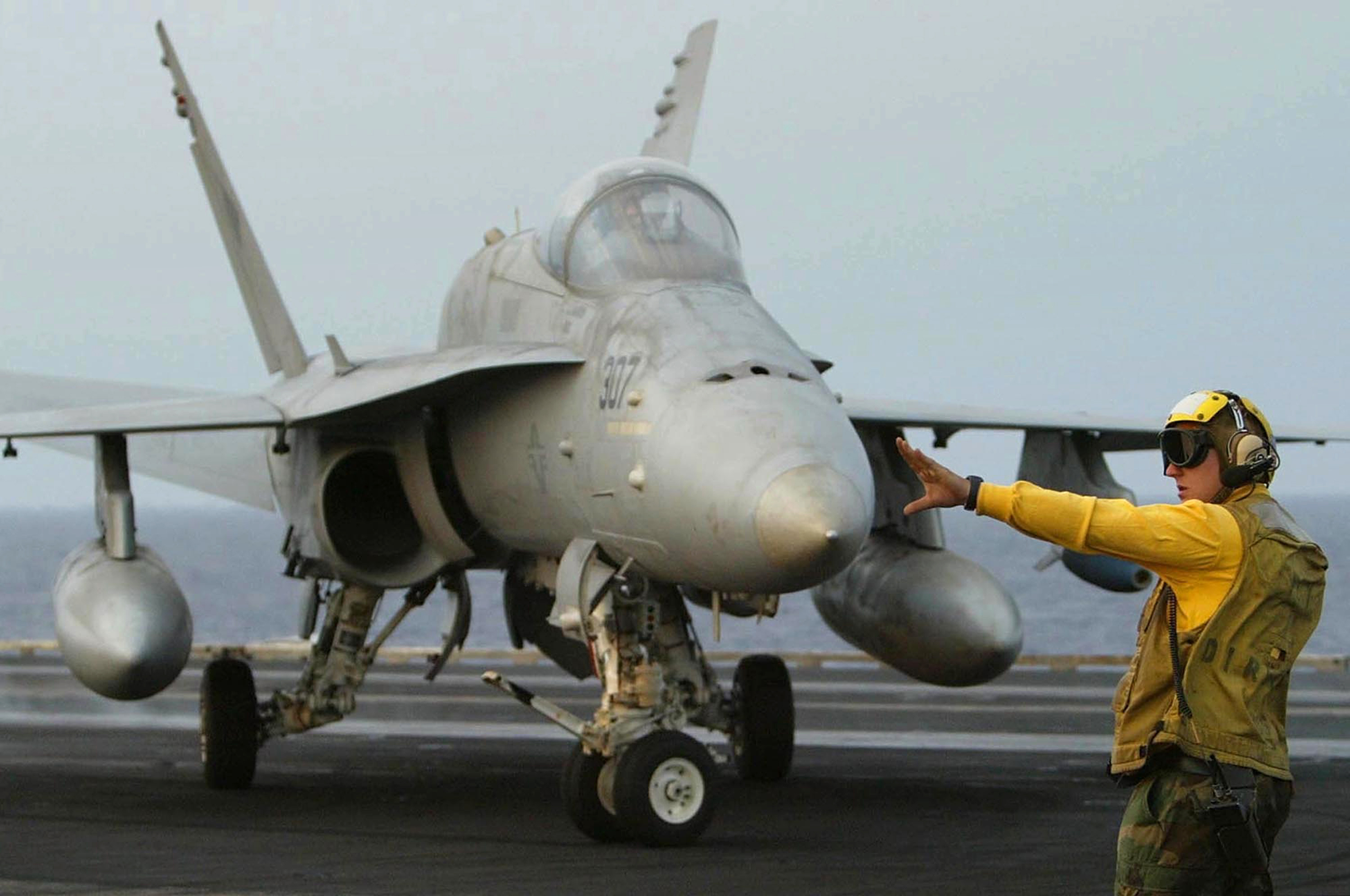 Rescuers end ocean search for Navy fighter pilot