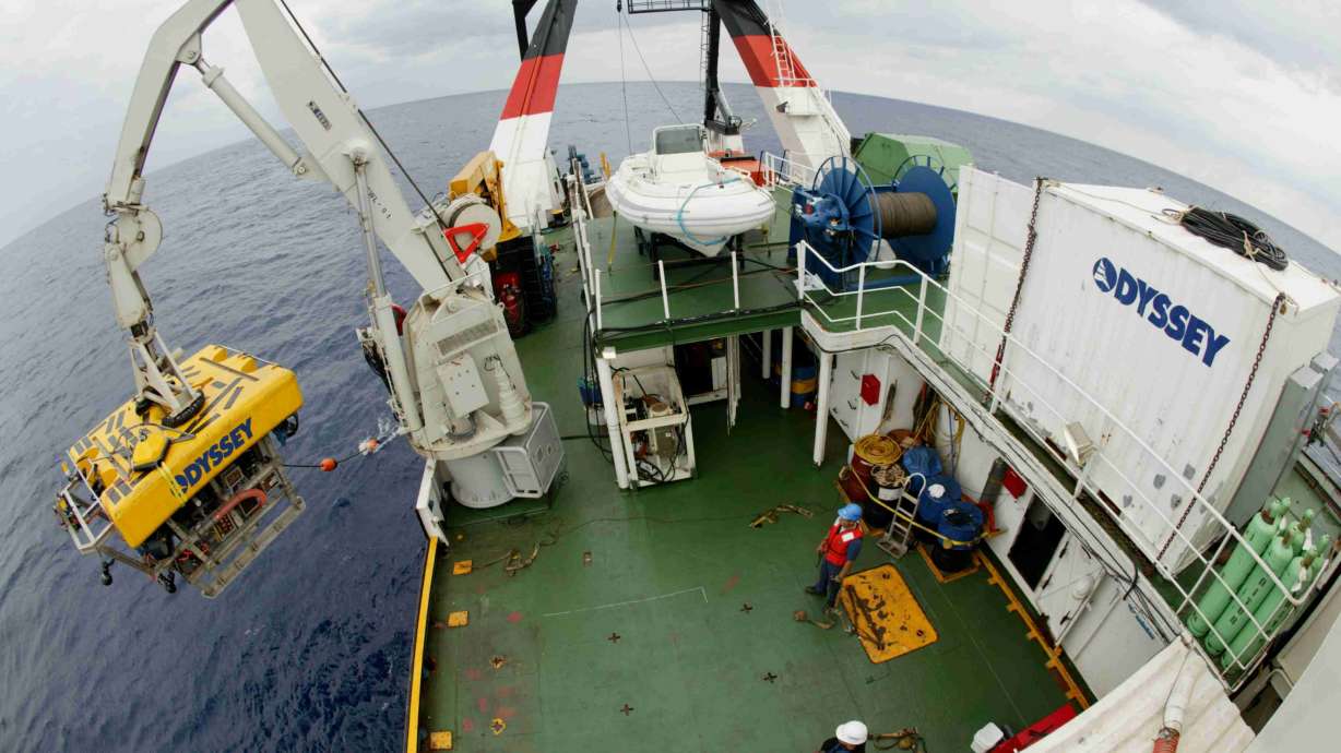 Correction: Treasure Hunter Fugitive story