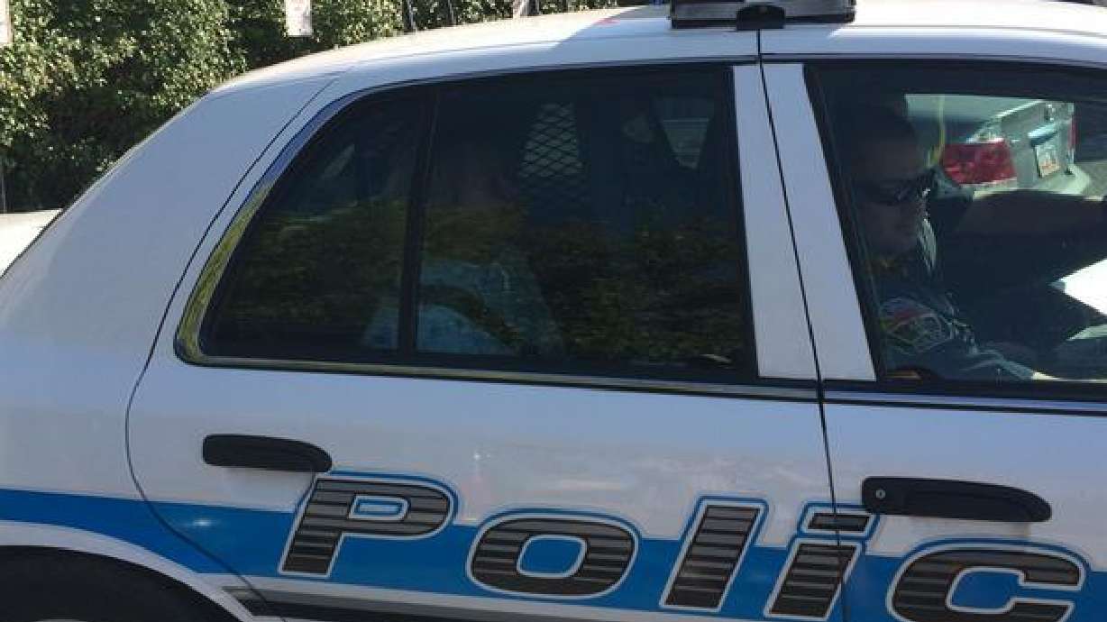 Madre apuñala a sus dos hijos de 12 y 8 años en West Valley