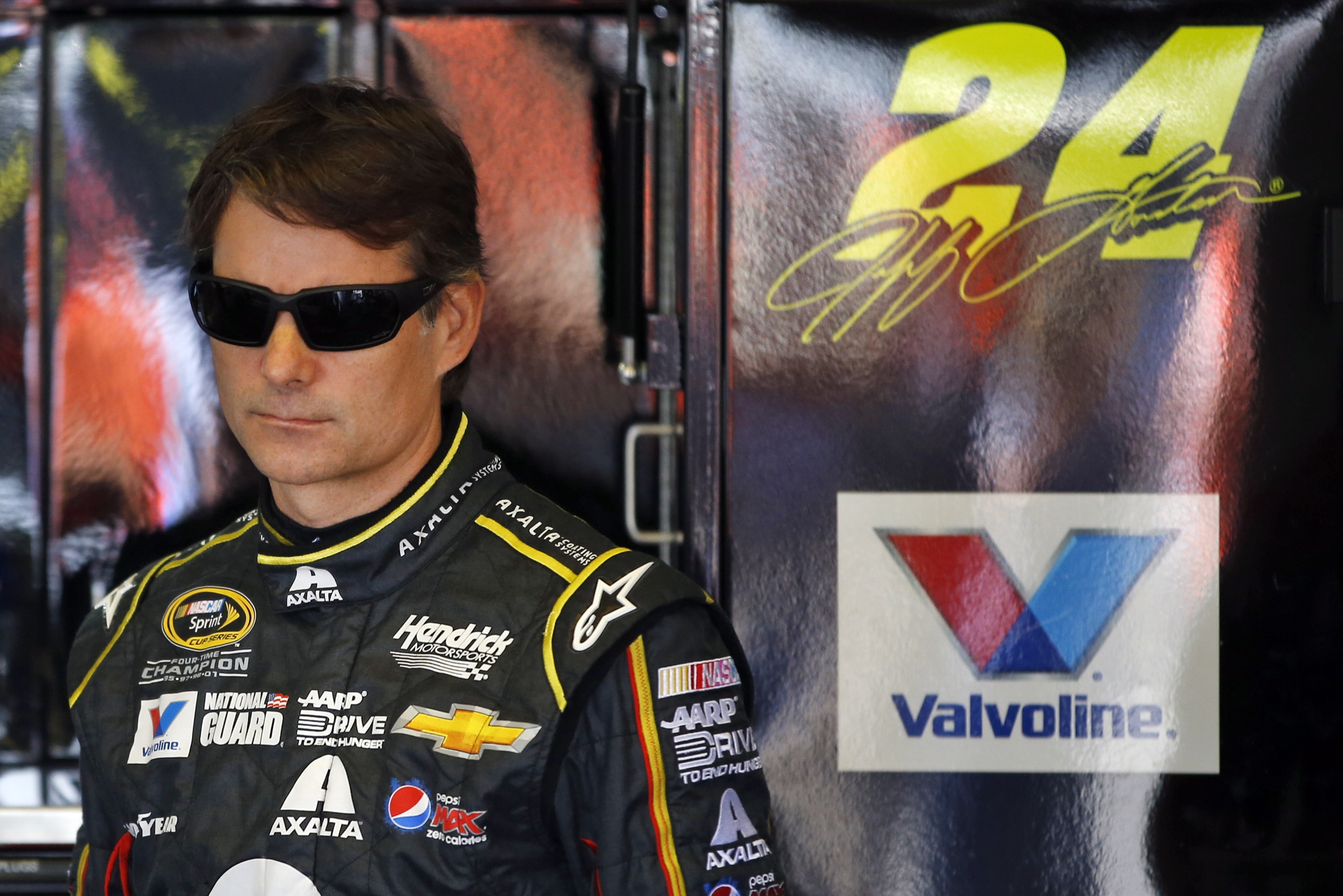 Gordon covets elusive 5th title as Chase begins