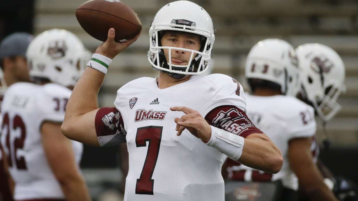 Vanderbilt rallies to defeat UMass 34-31