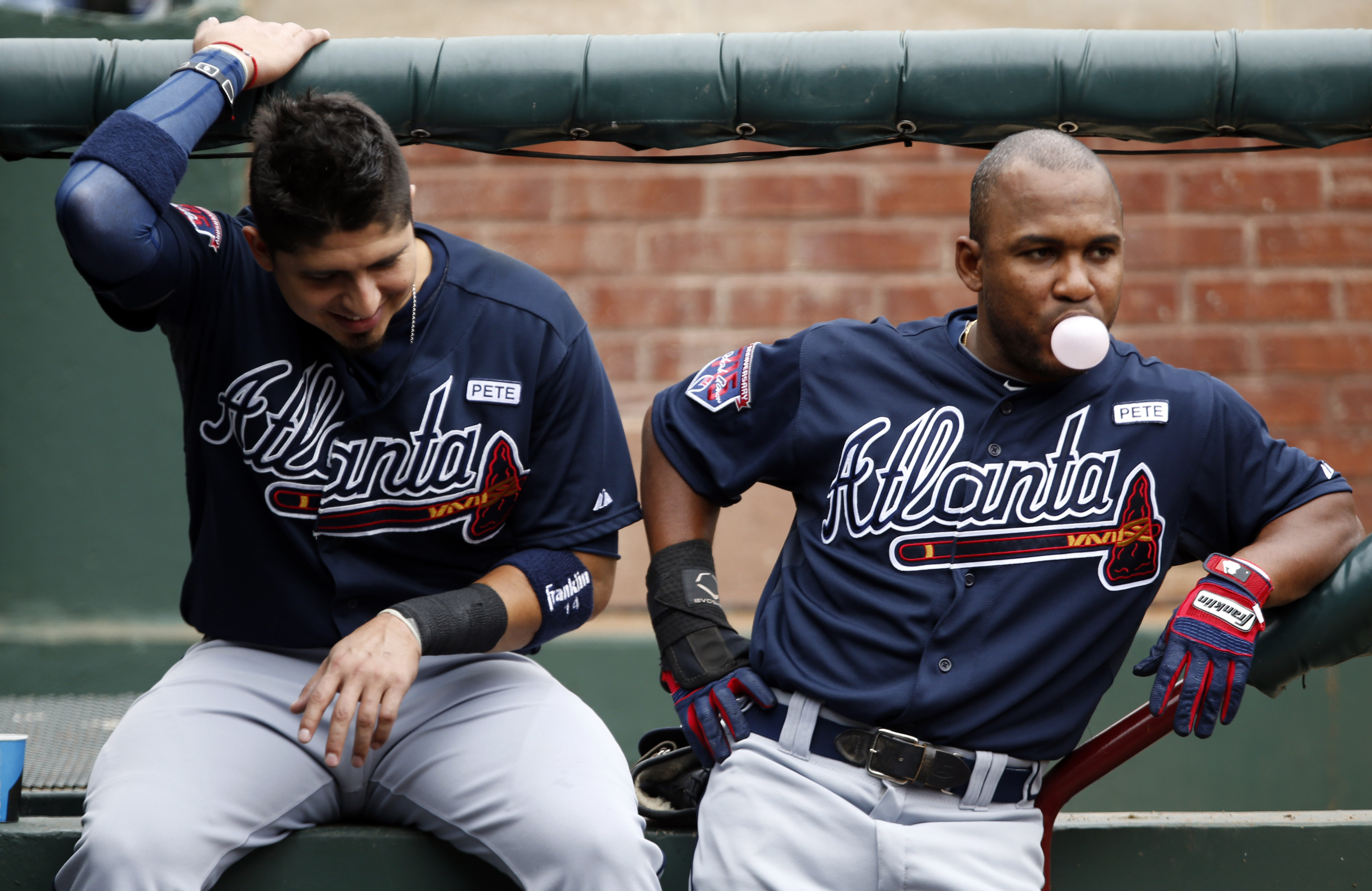 Mistake dooms Upton, Braves in 3-2 loss to Texas