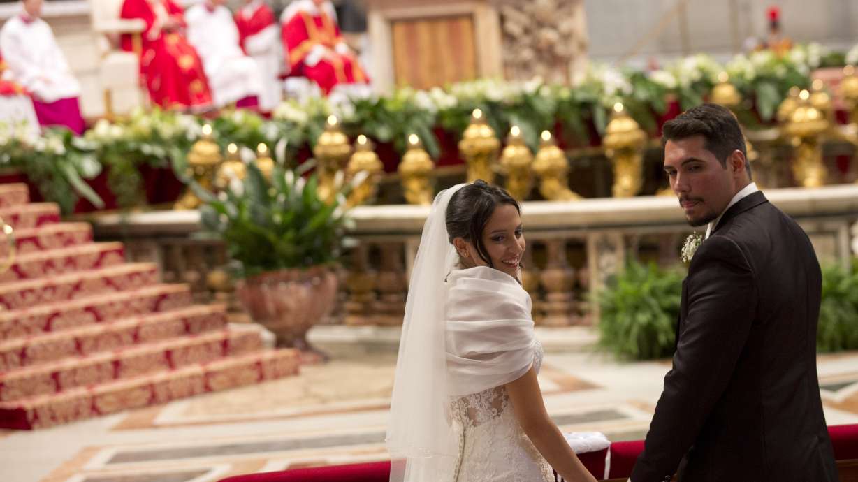 40 'I'do's' at Vatican as Pope marries 20 couples