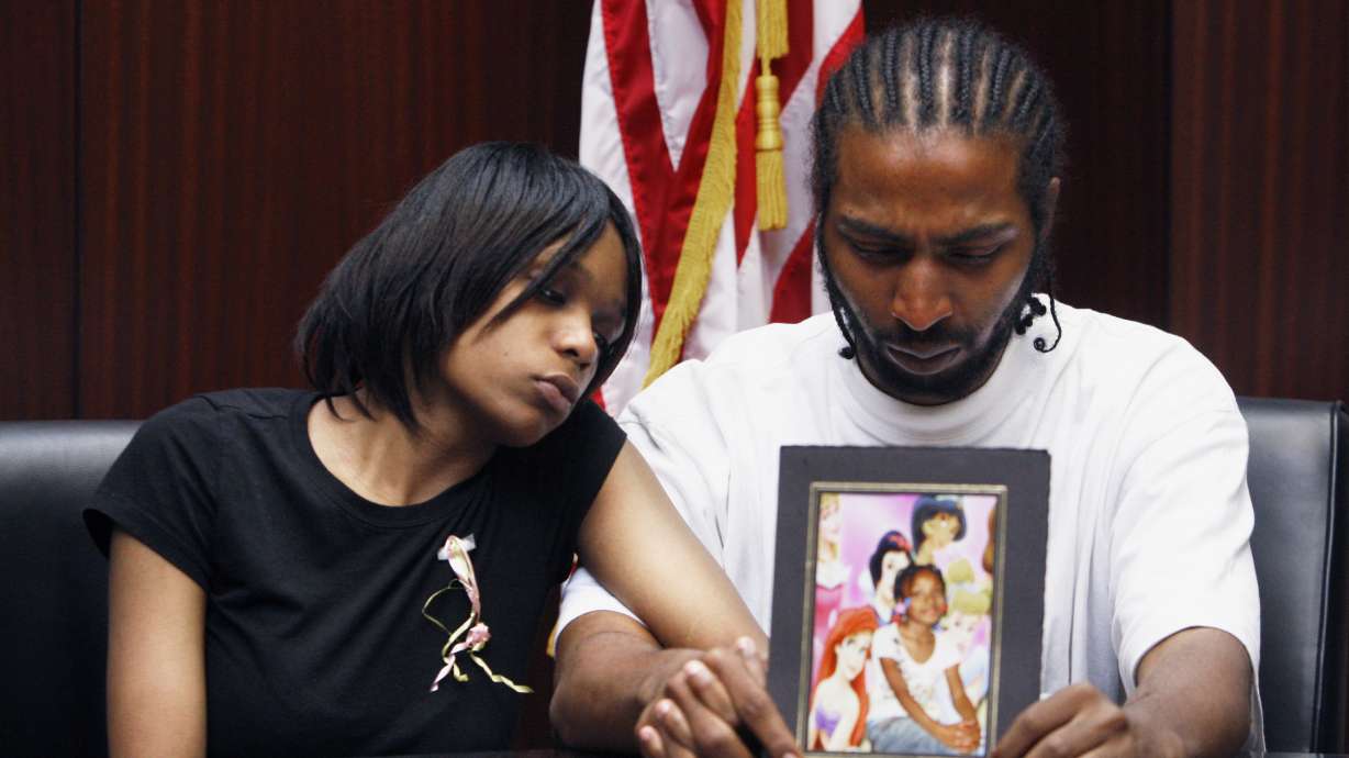 Detroit cop faces 2nd trial in 7-year-old's death