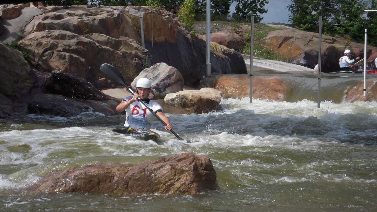 World's top paddlers tackle Md. whitewater course