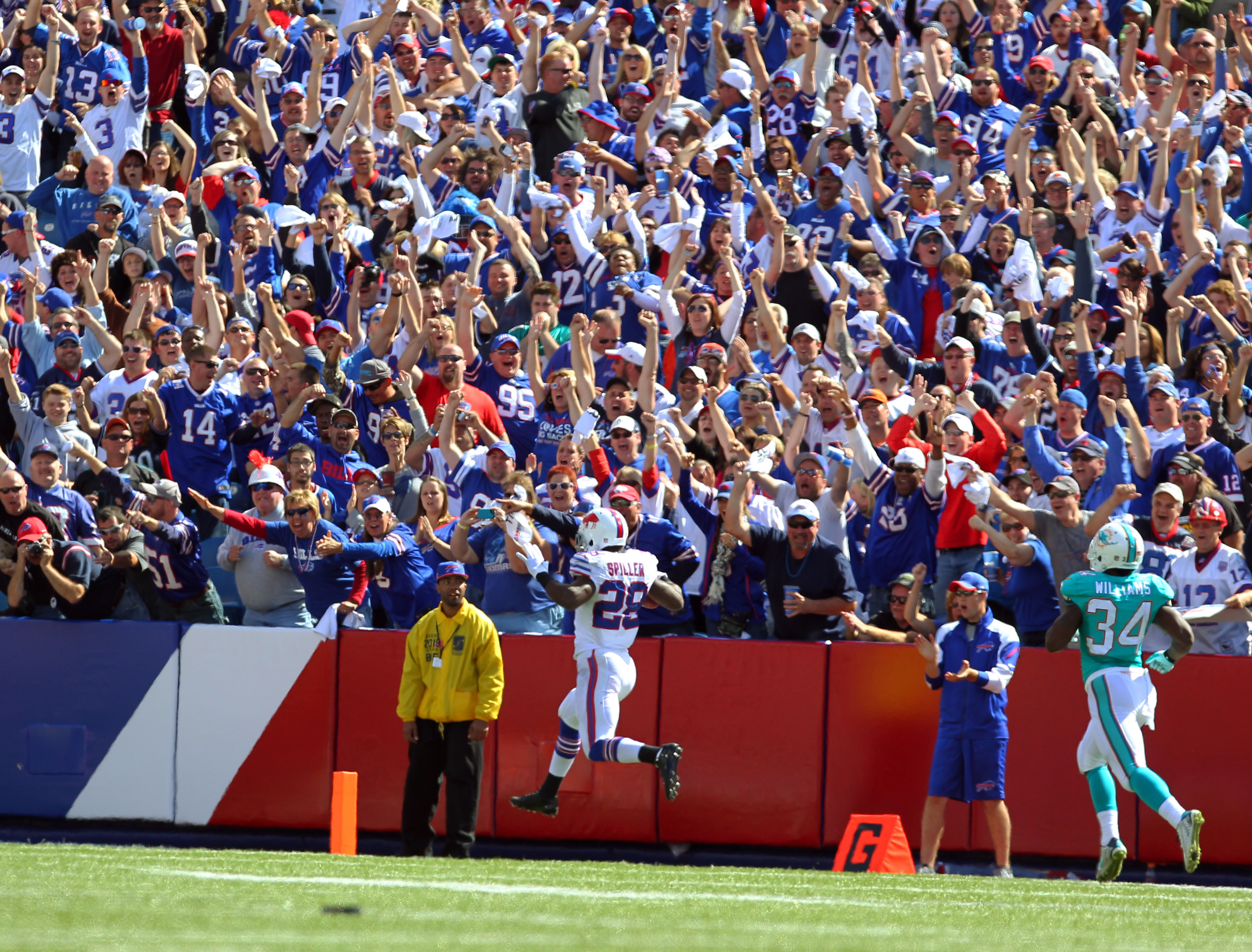 Spiller, Watkins spark Bills' 29-10 win over Miami