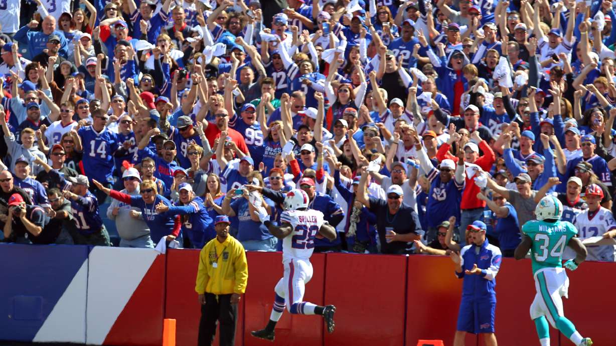 Spiller, Watkins spark Bills' 29-10 win over Miami