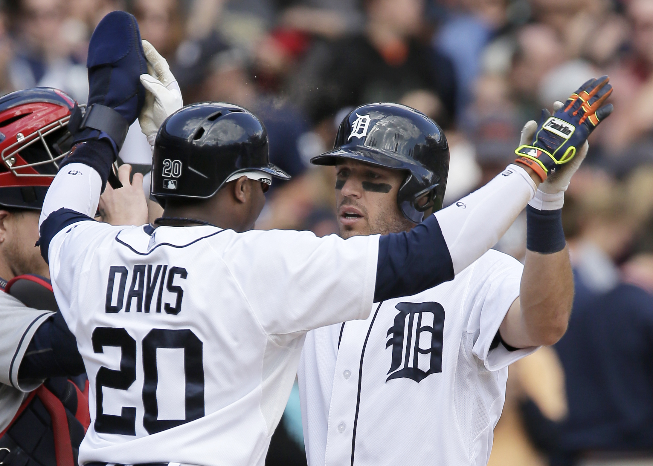 Kinsler, Martinez HRs help Tigers beat Indians 6-4