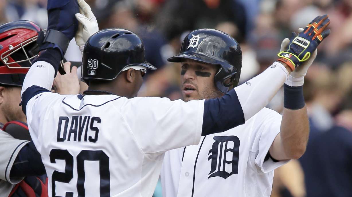 Kinsler, Martinez HRs help Tigers beat Indians 6-4