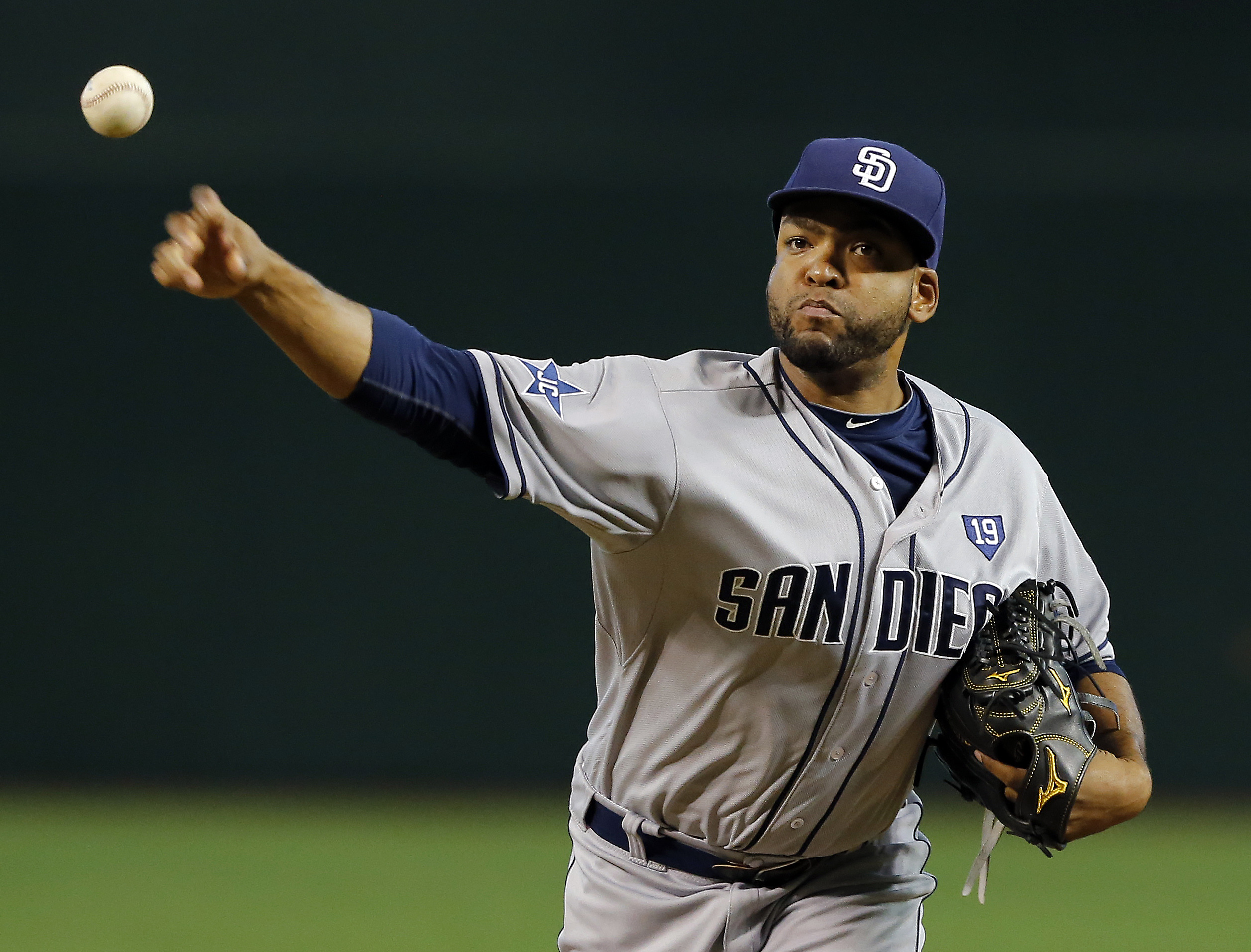 Arizona bullpen holds off Padres 8-6
