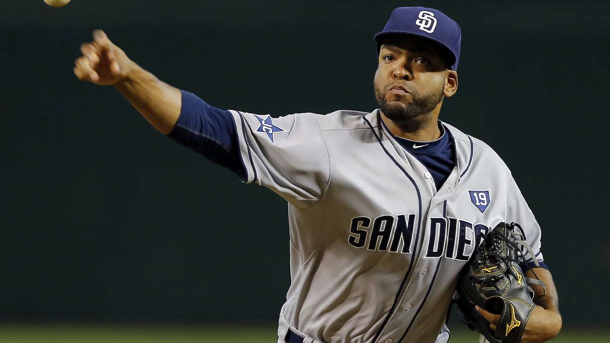 Arizona bullpen holds off Padres 8-6