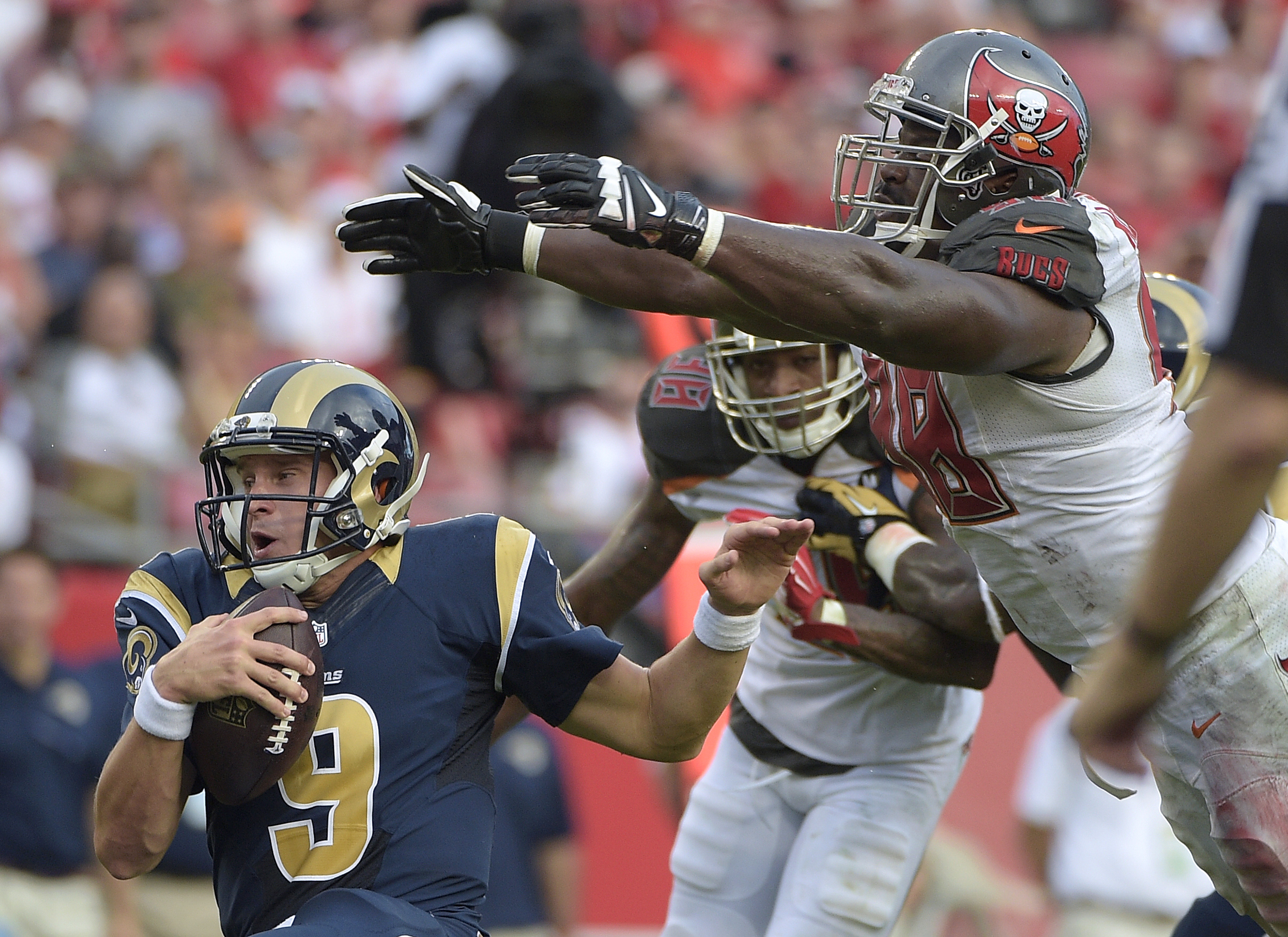 Buccaneers fall short against Rams 19-17