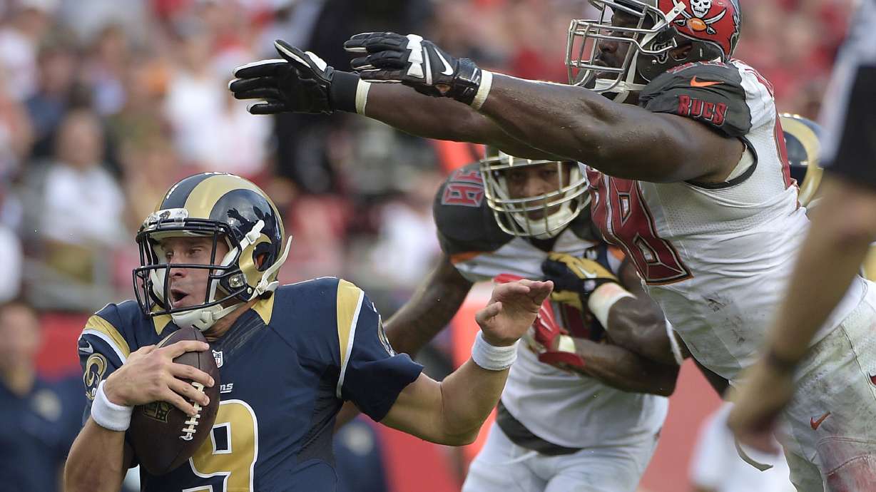 Buccaneers fall short against Rams 19-17