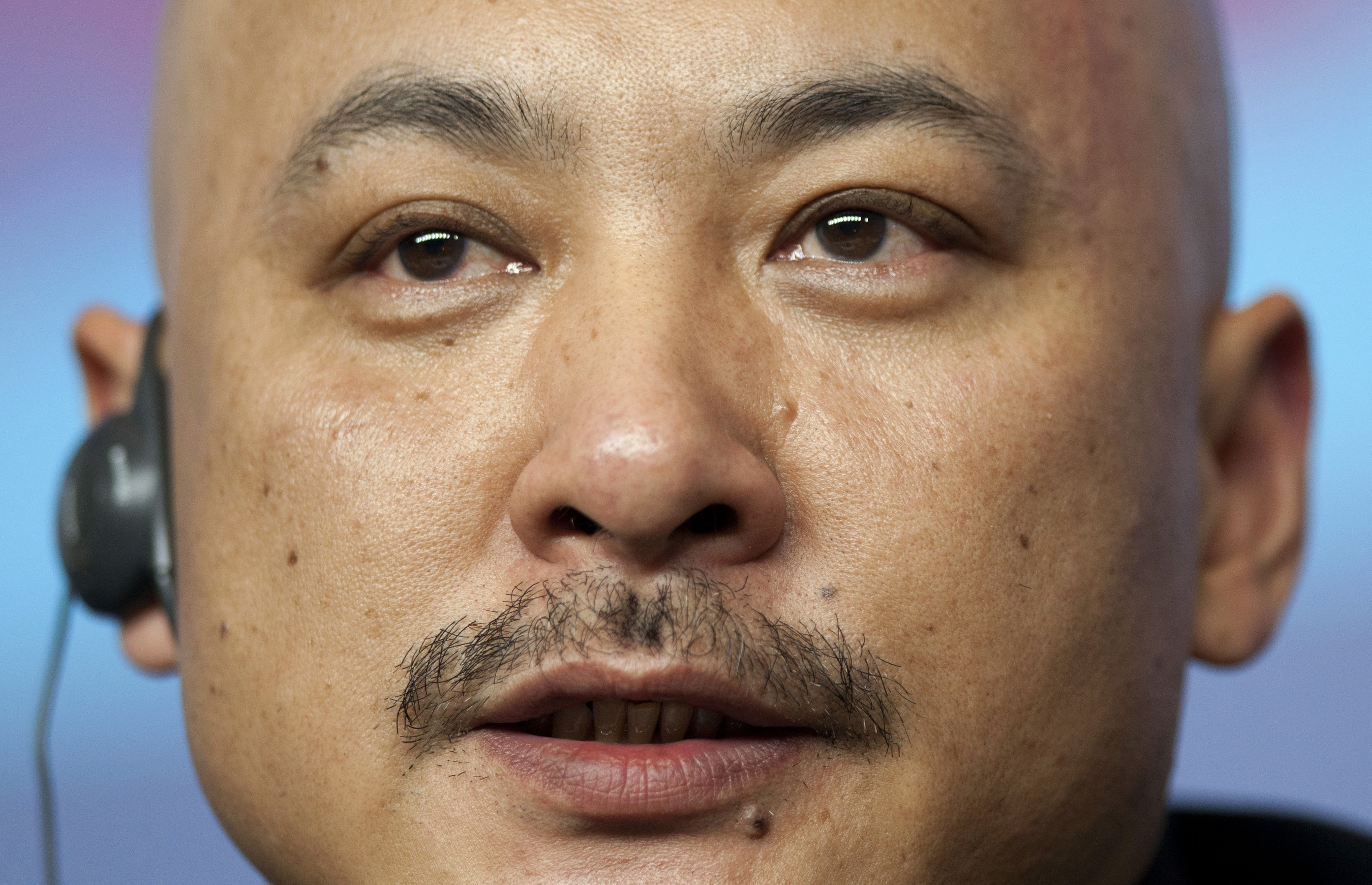 China detains famed film director for prostitution
